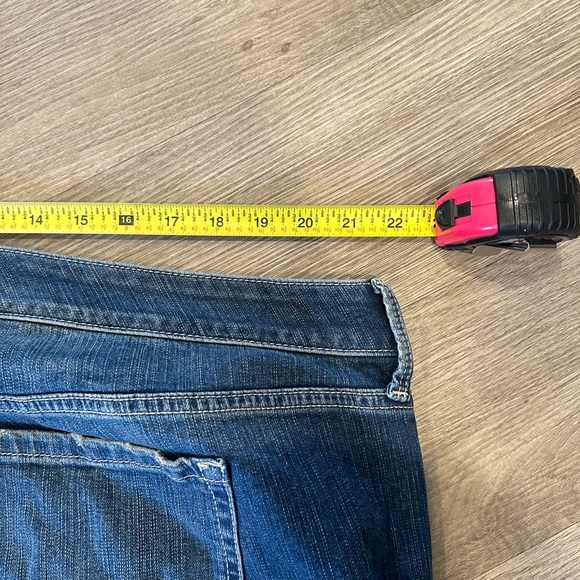 Torrid Boyfriend Mid Rise Stretch Jeans - Picture 8 of 9